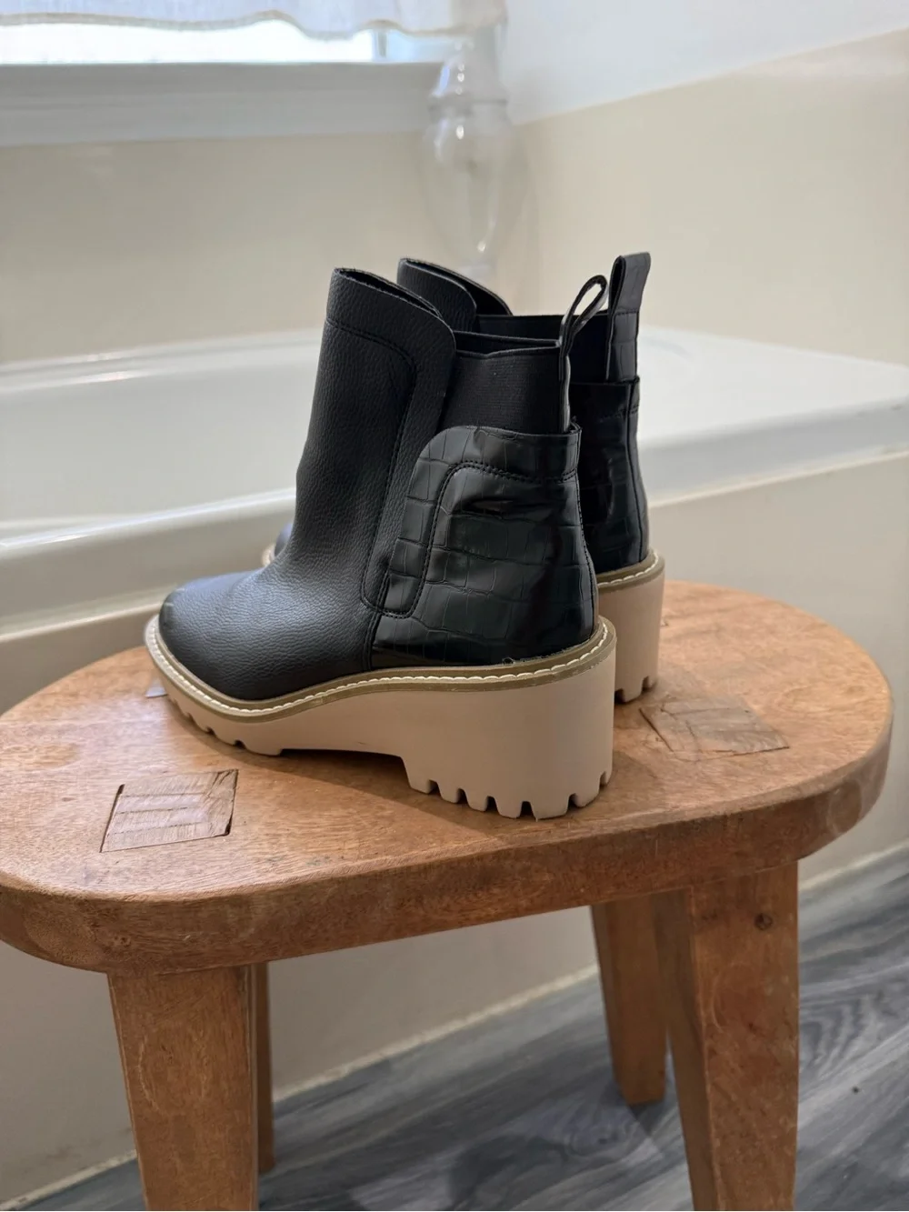 N/A stylish black